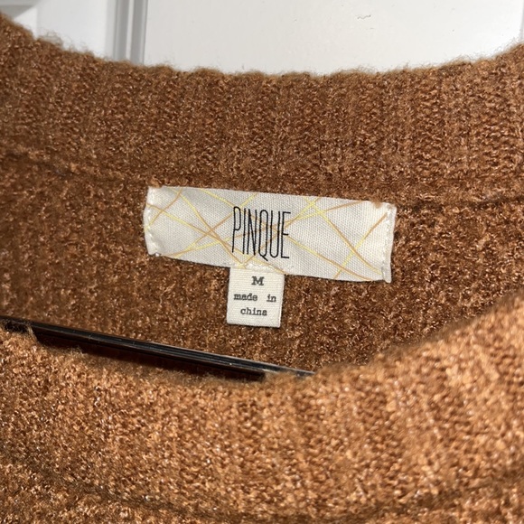 EUC Cropped Scallop Hem Pullover Sweater, Size M - Picture 4 of 6